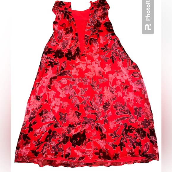 Alice & Olivia Ingrid Floral Print Satin Halter Top in Red - Picture 4 of 7